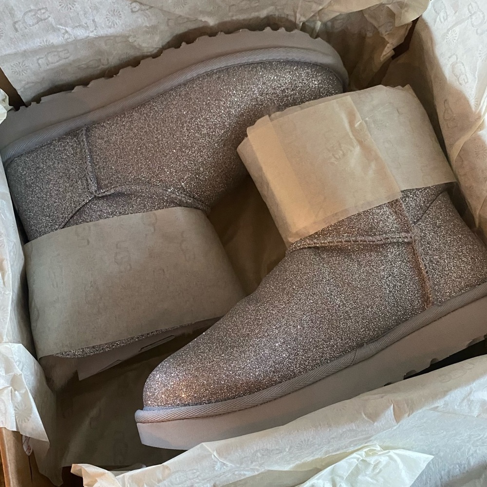UGG Mini Bailey Bow Silver Sparkle Boots - Picture 9 of 15